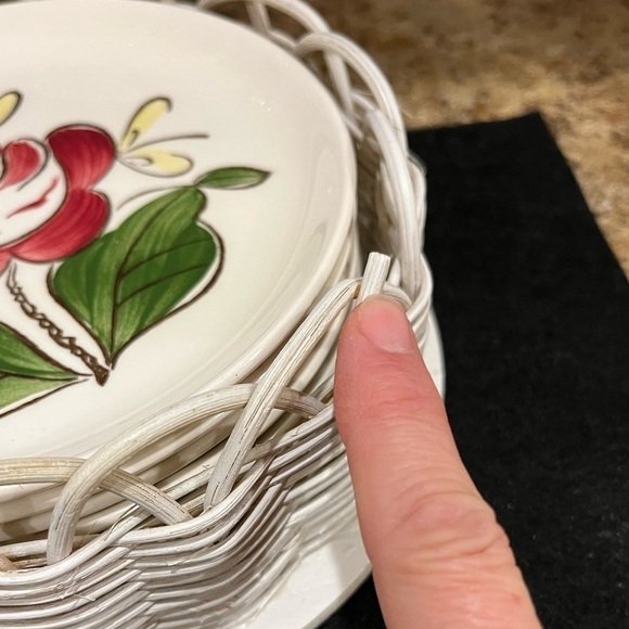 Vintage Stetson Red Rio Rose Desert Plates in basket Set of Seven - Picture 15 of 16